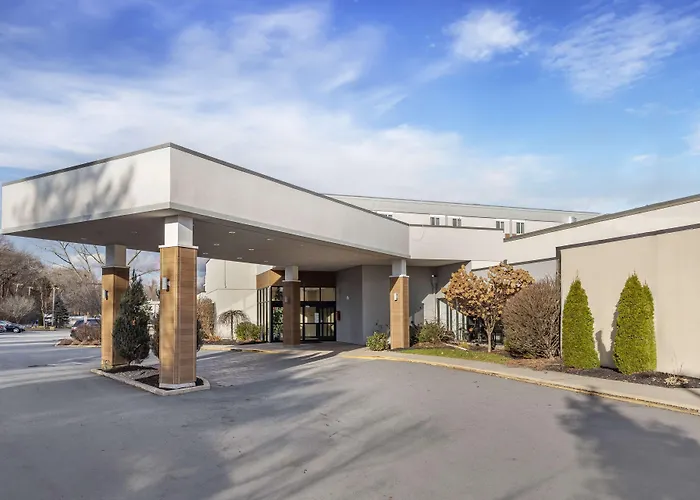 Best Western Plus New Englander